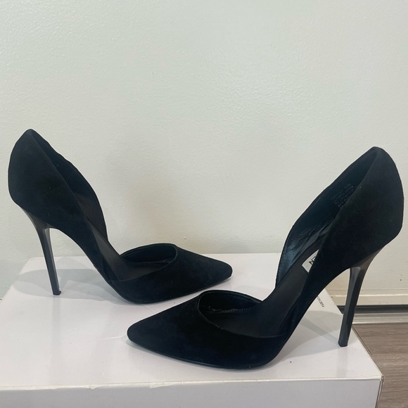 Steve Madden Black Suede Stiletto Heel - Picture 2 of 7